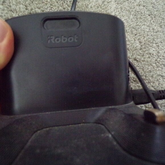 Roomba 5 robot vacuum - Picture 2 of 9